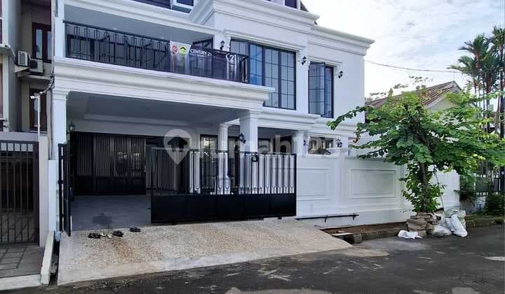 Rumah Classic Dengan Kolam Renang Dikomplek Bintaro Jaya Sek 9