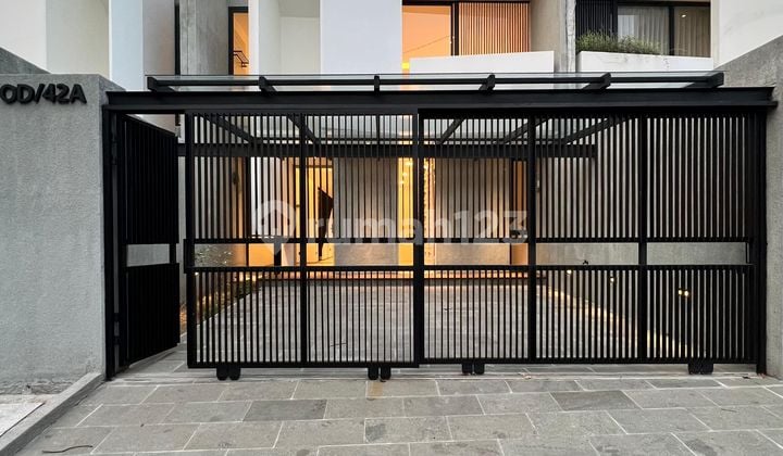 Rumah Baru Scandinavian Modern Dalam Besar Di Cinere