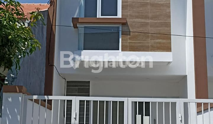RUMAH MINIMALIS 2 LANTAI, POSISI RUMAH DEPAN PERUMAHAN