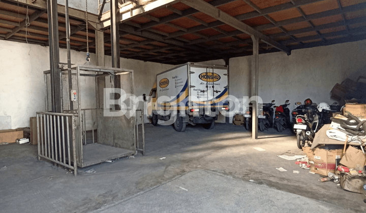 WAREHOUSE ANTHROPOLIS ONE GATE WITH UPPER FRAME 2 FLOORS