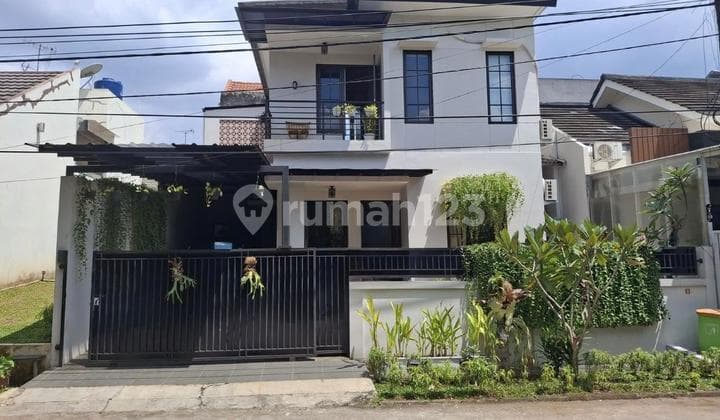 NICE MODERN HOUSE NEAR SHOPPING CENTER IN KENCANA LOKA BSD