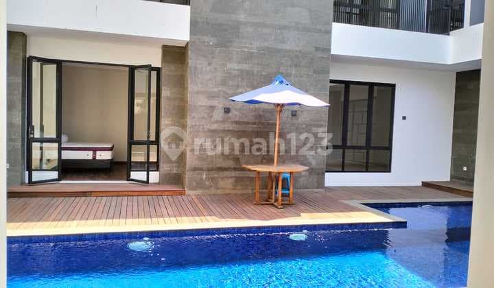 Luxury Resort Home Emerald Cove Gading Serpong Ada Kolam Renang
