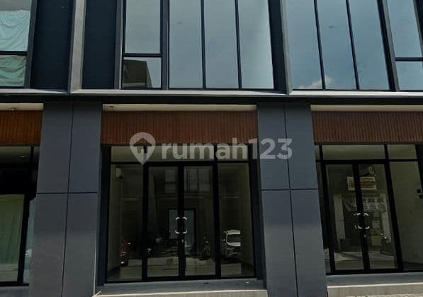 RUKO HAMPTON SQUARE LOKASI STRATEGIS DI TENGAH KOTA
