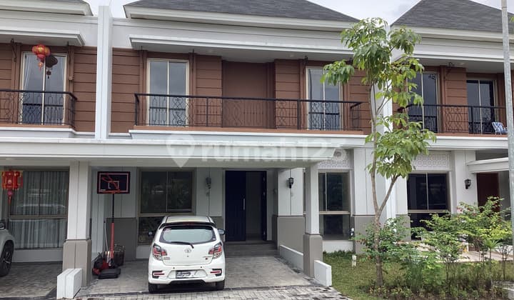 Rumah Mewah 2 Lantai Full Geranik Dijual di Jl. Duyung Pekanbaru