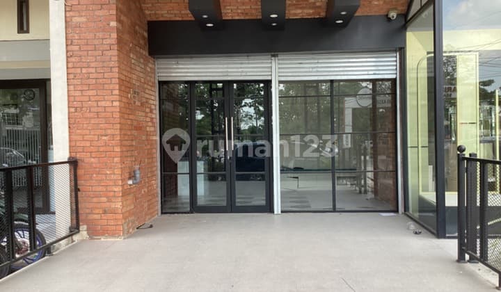 Ruko Gandeng 3 Lantai Dijual di Jl. Arifin Ahmad Tengah Kota Pekanbaru