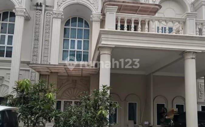 Rumah Mewah Dijual di Jl. Mr. S Amin Pekanbaru