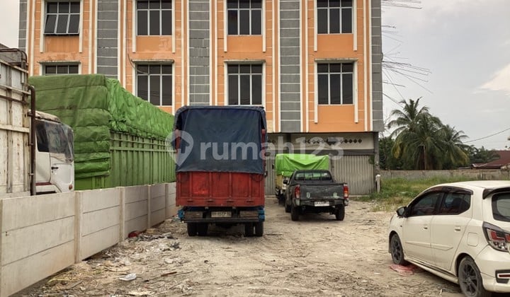 3-Storey Vacant Shop House for Sale on Soekarno Hatta Street, Pekanbaru