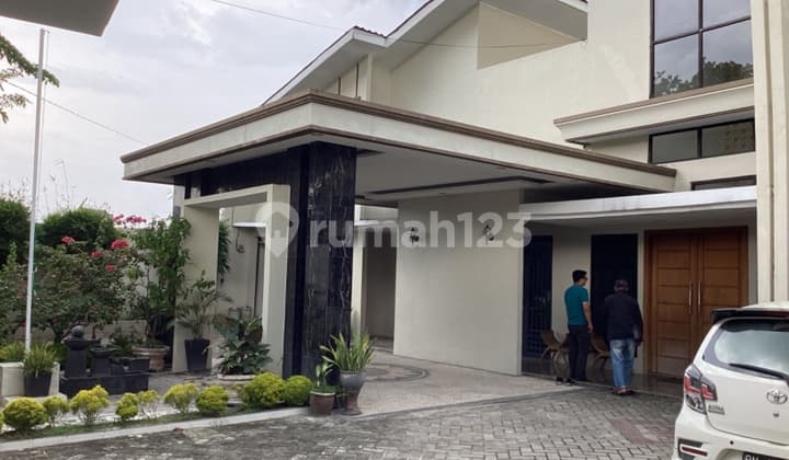 Rumah Mewah Tengah Kota Dijual di Jl. Soekarno Hatta Pekanbaru