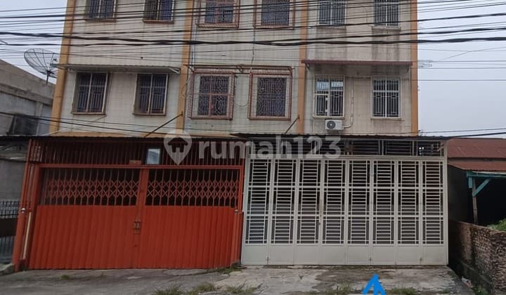 Ruko 3 Lantai Full Keramik Dijual di Jl. Mutiara Pekanbaru