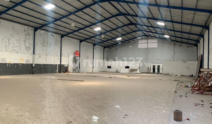 Gudang Strategis Zona Kuning Lokasi Colomadu,Solo Luas 1700M2
