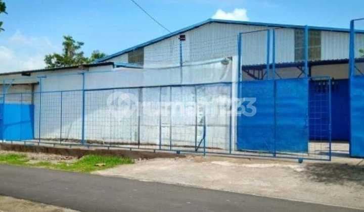 Warehouse Yellow Zone Location Karanganyar Area 654M2