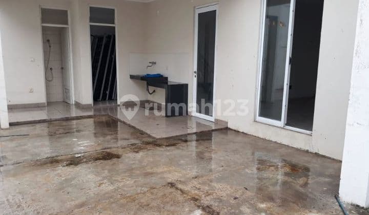 Rumah di Boulevard Green Lake City