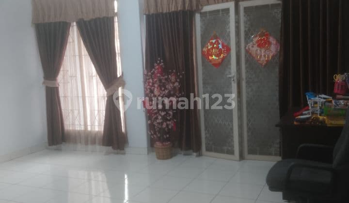 8x17 House in Taman Palem Lestari, Cengkareng, West Jakarta