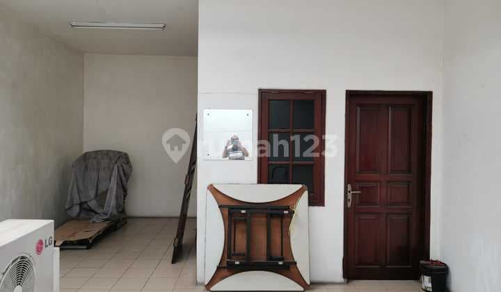 Rumah Jalan Samarinda Belakang Roxy Jakarta