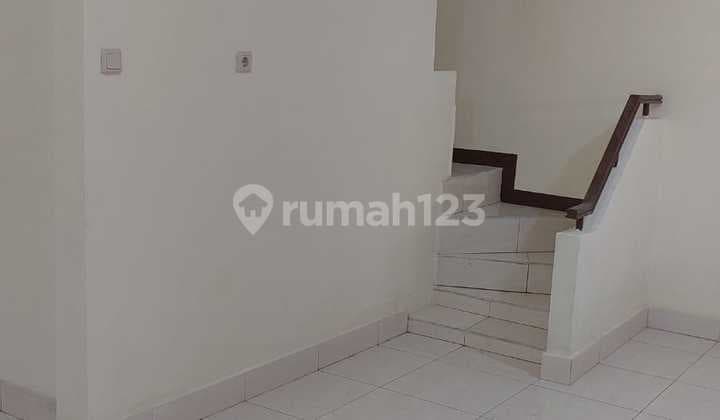 Rumah Lebar 6 Taman Palem Lestari Jakarta Barat