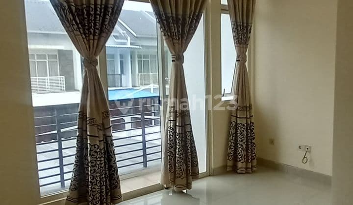 Rumah 2 Lantai Green Lake City