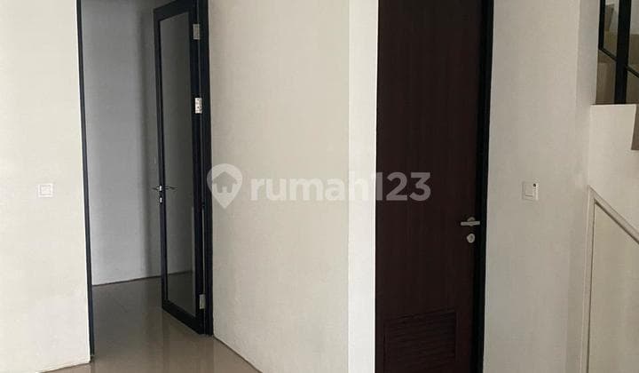 Rumah 2 Lantai di Jakarta Barat