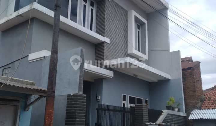 Rumah Modern Minimalis,daerah Strategis Cijerah
