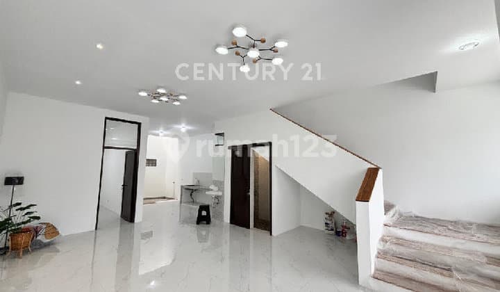Rumah Baru Minimalis 2 Lantai di Kompleks Kopo Permai Bandung