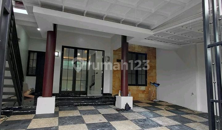 Dijual Rumah Cantik, 2 Lantai, Bagus, Siap Huni, Bebas Banjir Brand New di Griyaloka BSD Tangerang Selatan