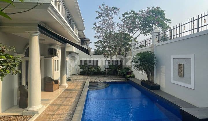For Sale Luxurious House With Swimming Pool In Fontainebleau BSD City Tangerang