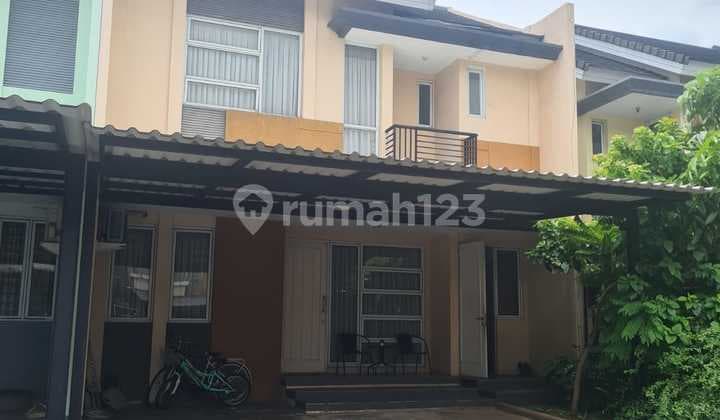 Dijual Rumah 2,5 Lantai, Cantik, Bagus, Rapih, Siap Huni, Bebas Banjir di Cluster Castilla BSD Tangerang Selatan