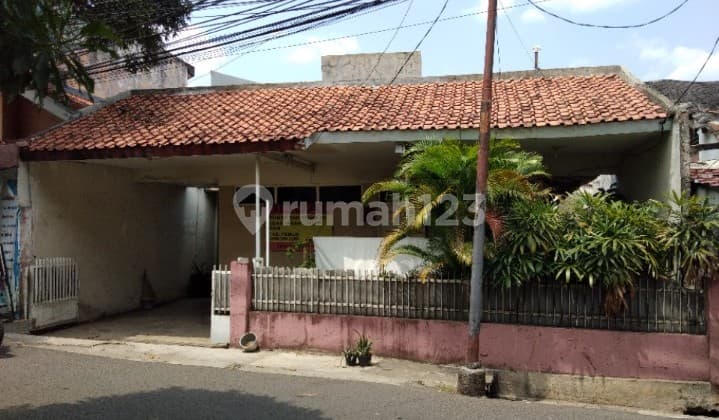 Dijual Cepat Rumah Bangunan Lama Dekat Pondok Indah di Cilandak Barat Jakarta Selatan