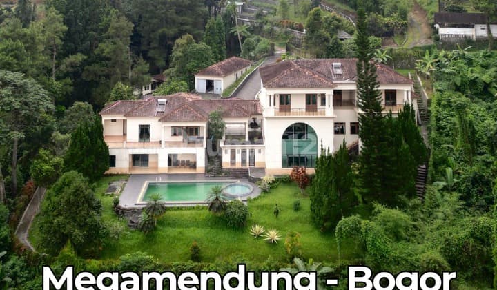 Villa for Sale in Mega Mendung