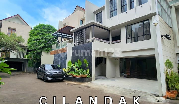 Brand New House Di Cilandak Rumah