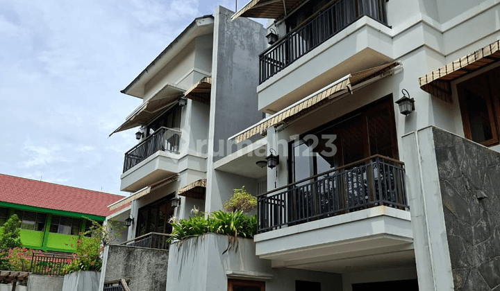 Rent a House in Ampera