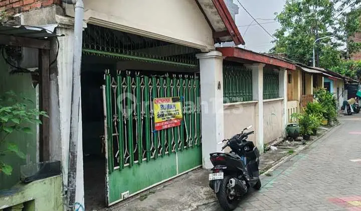 Kontrakan Luas Di Simorejo Muat 3 Mobil Di Simorejo Surabaya