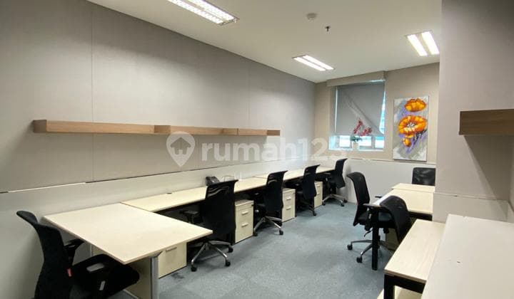 Ruang Kantor Diamond Strategis di Pusat Kota Free Akses Balkon & Lounge