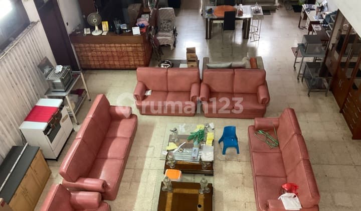 Jual Rumah Strategis tengah kota