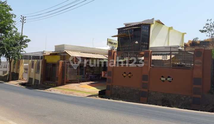 Jual Tanah & Bangunan jl Raya Cijapati