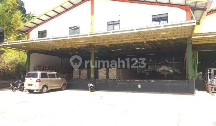Dijual Gudang Industri Plastik di Cimenyan