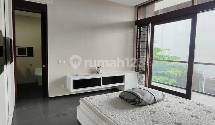 Sell Fast Luxury 3-Story House In Setraduta