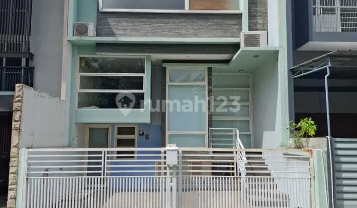 Disewa, Rumah 2 Lantai di Kompleks Villa Kebon Jeruk, Jakarta Barat