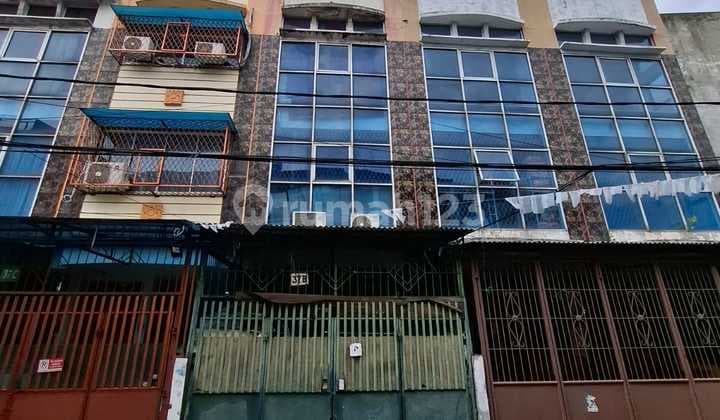Dijual, Ruko 3 Lantai Di Cideng Timur