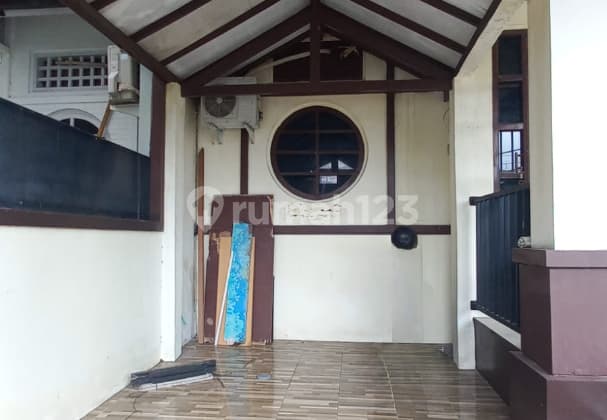 Disewakan Rumah 1,5 Lantai di Semarang Indah