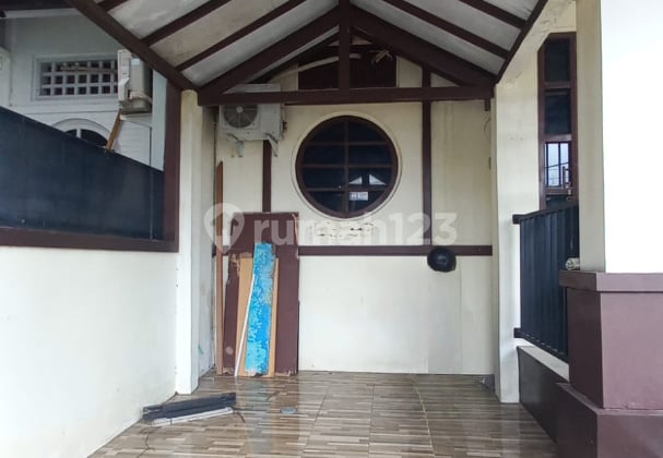 For Rent: 1.5-Story House in Semarang Indah