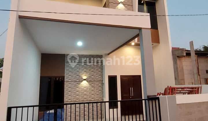 Rumah Cantik 2 Lantai Lokasi Strategis di Supriyadi Pedurungan Semarang