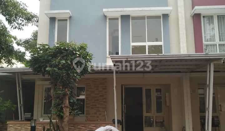 Dijual Rumah Posisi Hoek di Cluster Thomson, Gading Serpong