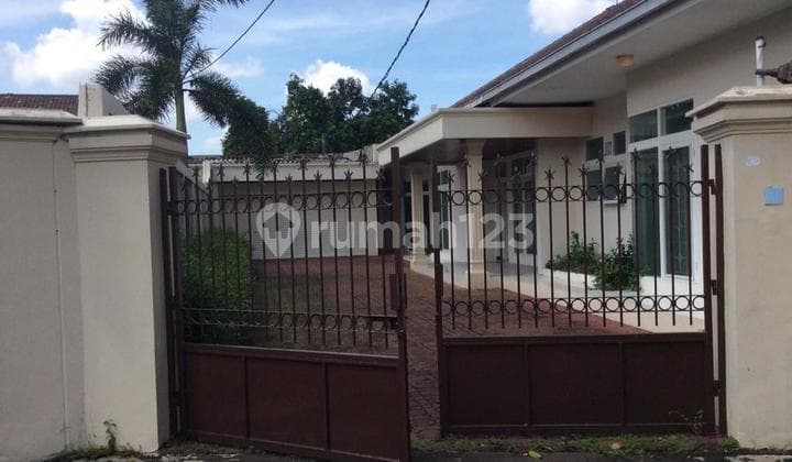 Luxury House Ready to Occupy for Sale in Kebayoran Baru, South Jakarta