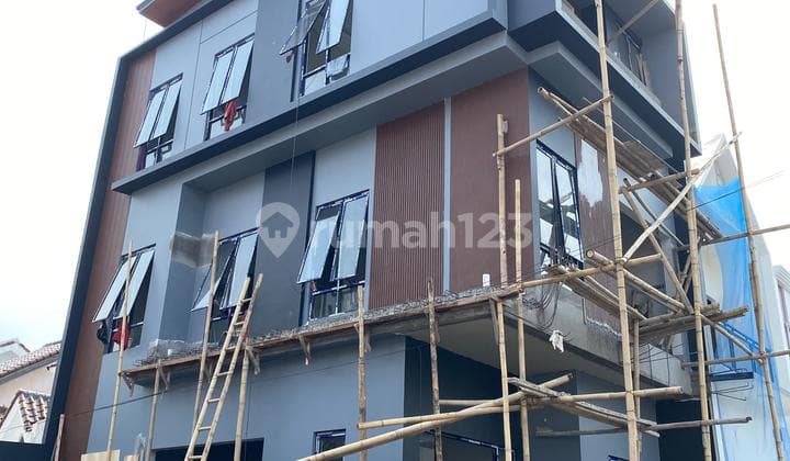 8X15 3.1M Rumah Baru Hooked 3 Lantai Metland Puri