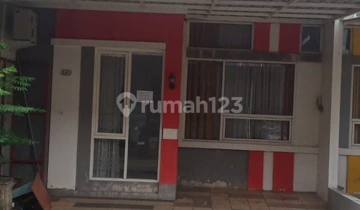 Rumah, SHM, di Manyaran,2 Lantai