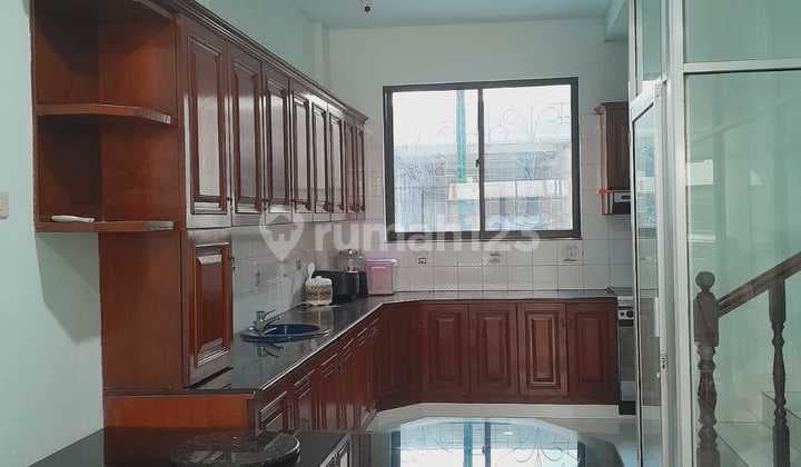 Ruko Pangeran Jayakarta Siap Huni Kondisi Bagus di Dalam Komplek