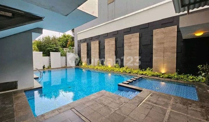 Luxury House For Quick Sale In Tourist City