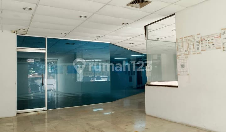 Kantor 4 Lantai Cocok untuk Cafe Restoran dan Office Space di Menteng