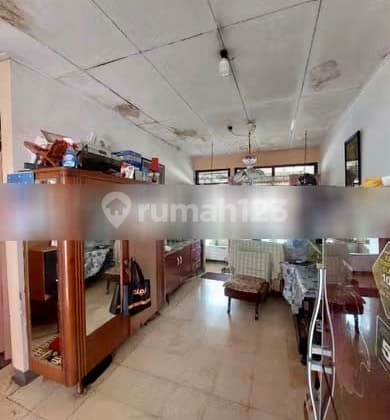 Rumah, 1 Lantai, Dekat Sekolah Negeri, Bebas Banjir,