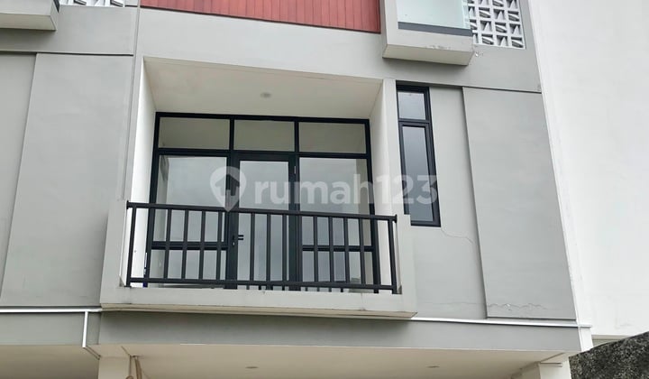 Rumah Bagus di Setiabudi Siap Huni